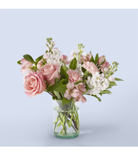 L5444 Rose Quartz - Deluxe. An arrangement by Blossoms On The Trail.
