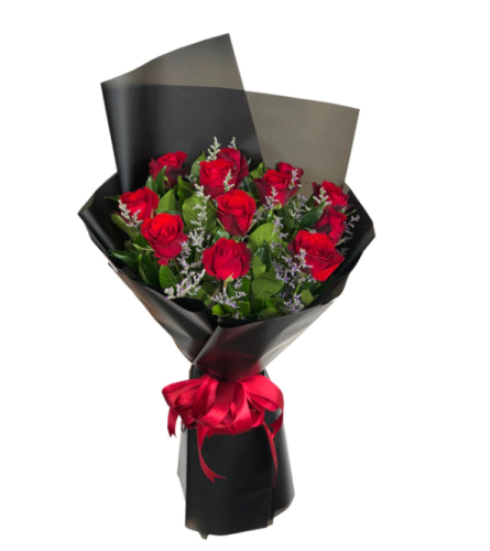 100 Red Roses Wpapped on Black Paper Bouquet