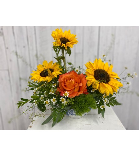 Incredible SUN-Day. An arrangement by Incredible Florist.