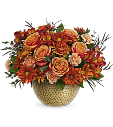 Vintage Gold Centerpiece TF - Deluxe. An arrangement by Belak Flowers.