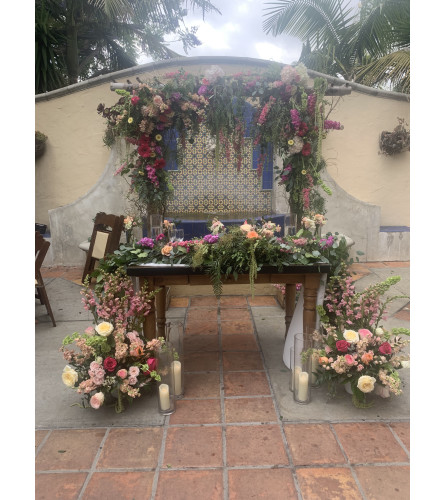 Mixed Colors Sweetheart Table Setup