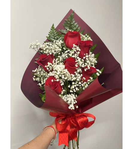 Red roses mini bouquet