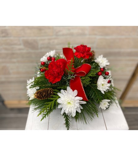 Together Again (AV). An arrangement by Avenida Flowers.