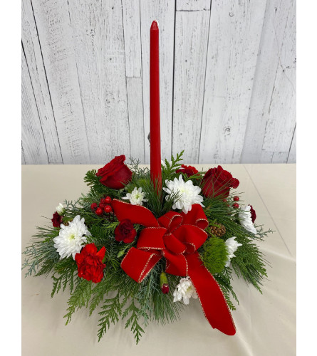 Classic Centrepiece (C). An arrangement by Incredible Florist.