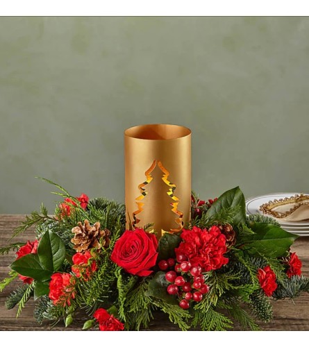 Christmas centerpieces tree. An arrangement by Last Minute Gifts and Flowers.