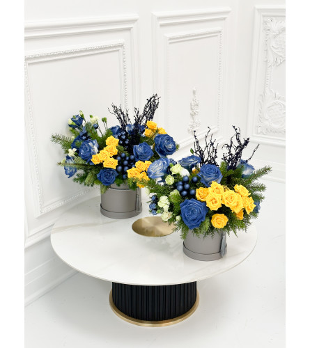 Miss Freedom - Deluxe. An arrangement by Lux Flower Box.