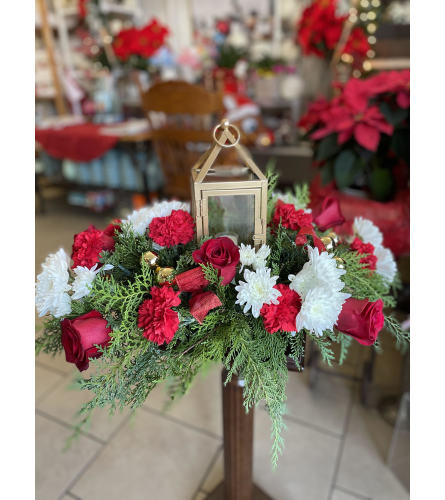 Golden Lantern - Deluxe. An arrangement by Sonia's Florist.