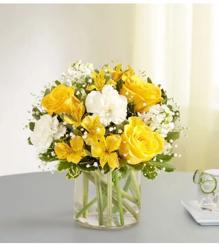 Yellow & White Delight All around Bouquet