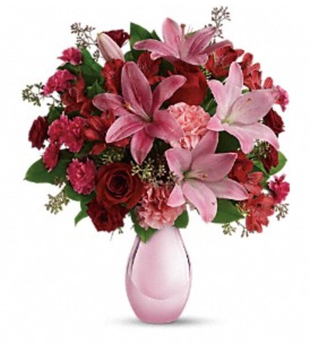 Roses and Pearls TF - Deluxe. An arrangement by Belak Flowers.
