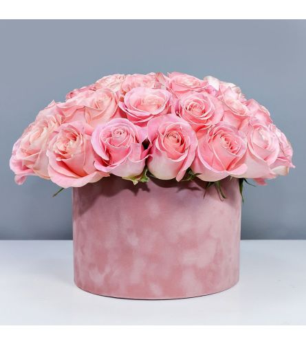 Hat Box of Classic Pink Roses