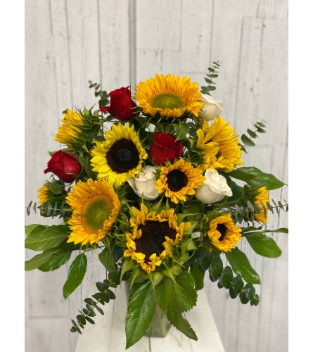 Sunflower bouquet with Roses