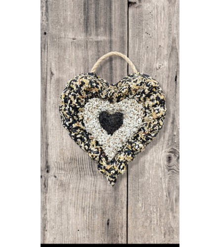 impeckable Birdfeeder Wreath - Heart