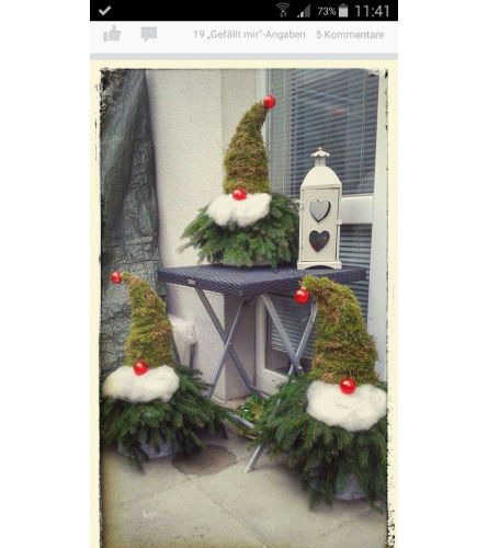 Scrooge Tree 2023. An arrangement by Jane's Floral Dreams.