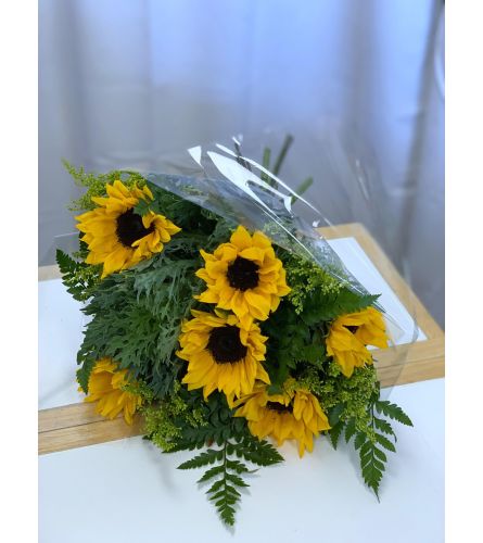 Fresh Cut Sunflowers - 6, 9 or 12 stems (no vase)