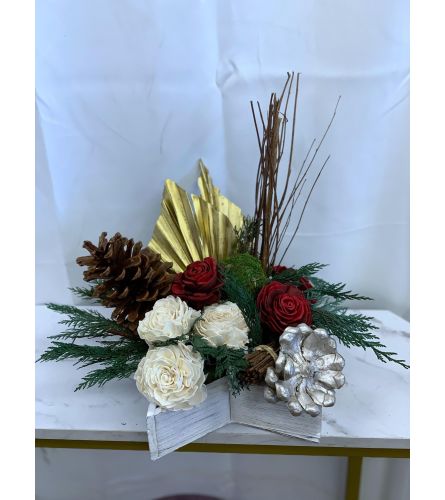 Holiday Star Dried Floral Arrangement