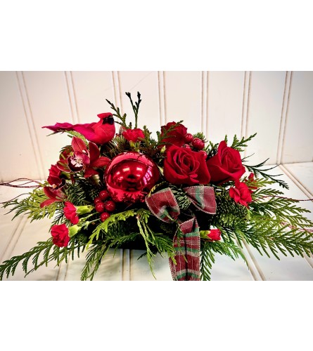 Winter Cardinals (christmas Centrepiece). An arrangement by Blossoms On The Trail.