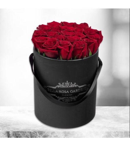 MI Bella red rose box - Standard. An arrangement by BellaRosa Gardens.