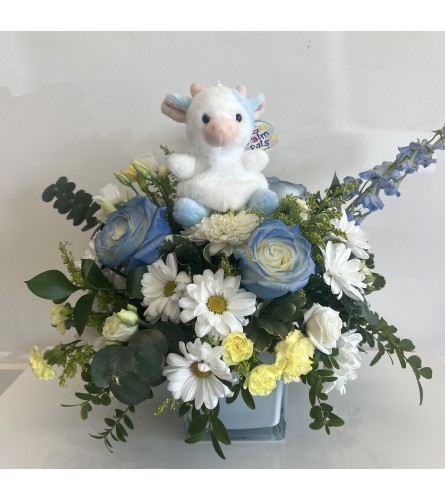 Sky and Meadow Dreams - Deluxe. An arrangement by Flower Trends Florists.