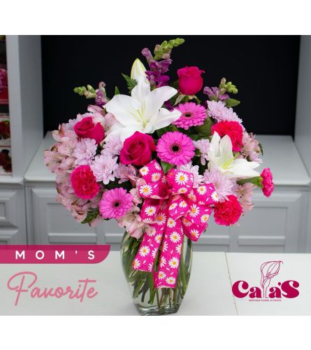 Mom’s Favorite - Deluxe. An arrangement by Cala's Boutique Floral.