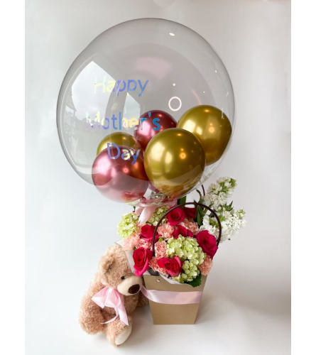 Lia Bear Bouquet with Balloon