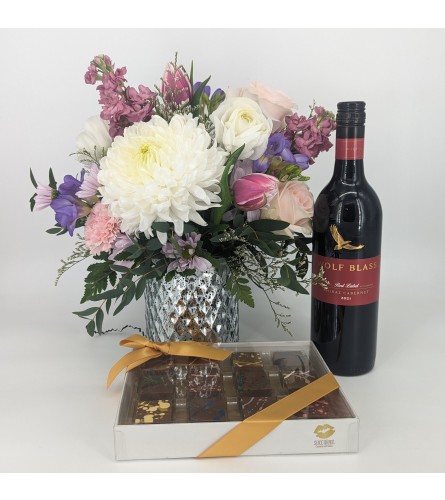Blumz Gift Set with International Red Wine