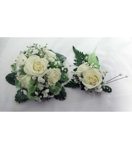 Green Ribbon Spray Rose Corsage & Boutonniere Combo Pack