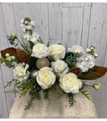 Silent Night (IFC). An arrangement by Incredible Florist.