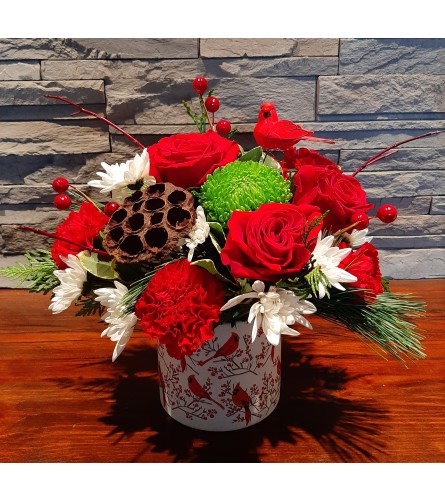 Cardinal Dish Centrepiece - Deluxe. An arrangement by Avenue Florist.