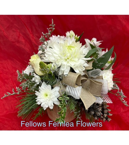Fellows Winter Grace - Deluxe. An arrangement by Fellows Fernlea Flowers.
