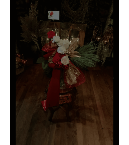 Wings of GoldChristmas Vase. An arrangement by Silver Rose Emotions.