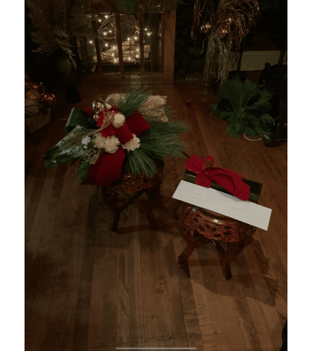 Ultimate Christmas Surprise !!!. An arrangement by Silver Rose Emotions.