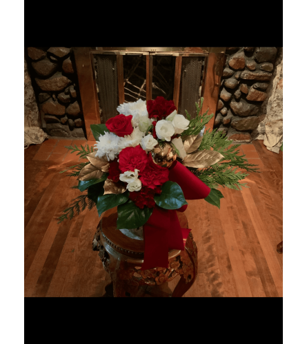 Leaves of Gold Christmas Vase. An arrangement by Silver Rose Emotions.
