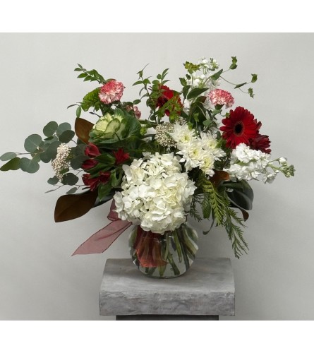 Natural Christmas. An arrangement by Blooming Boutique Florist.