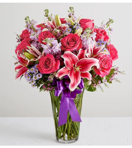 Straight From the Heart - Deluxe. An arrangement by Susana's Flowers.