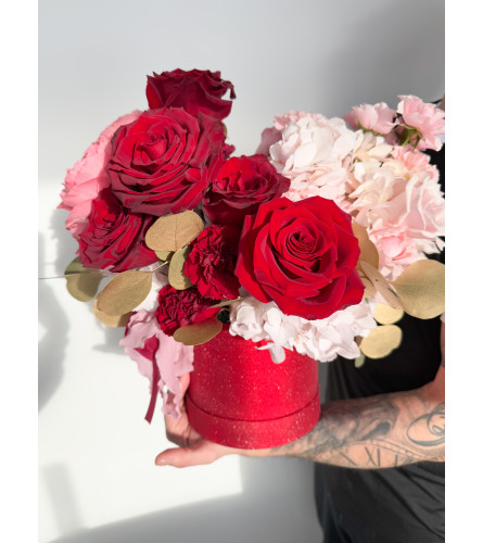 Love and Romance. An arrangement by Lux Flower Box.