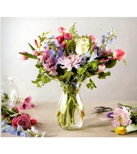 Traditional Spring. An arrangement by Julie's Artistic Rose.