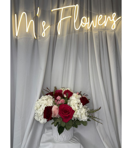 Rosey Posey 25. An arrangement by M's Flowers.