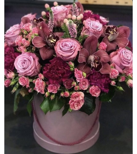 Deep Beauty Bloom Box. An arrangement by Berlin Flower Shop.