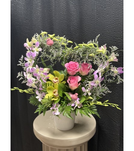 I Love You Mom. An arrangement by Berlin Flower Shop.