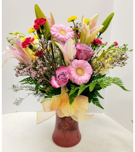 #1 Mom. An arrangement by Brown Floral and Fudge.