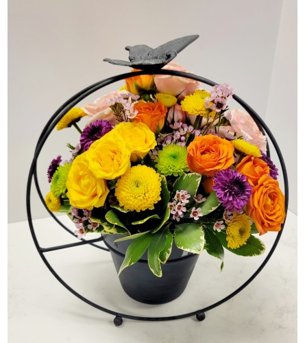 Mom's Garden 2025. An arrangement by Brown Floral and Fudge.