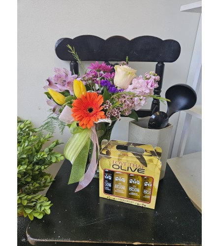 Olive Me Loves Olive You - Deluxe. An arrangement by Donato's Floral.