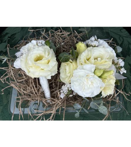 Simply Sweet Duo. An arrangement by The Dogwood Tree.