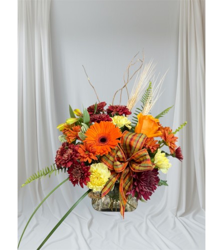 Autumn Embrace - Deluxe. An arrangement by In Bloom.