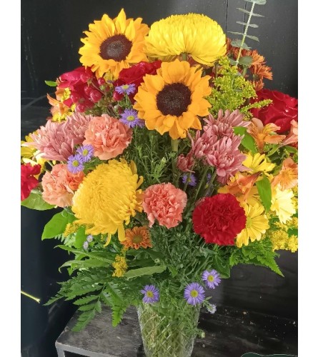 Autumn Radiance Bloom. An arrangement by Howard Beach Florist.