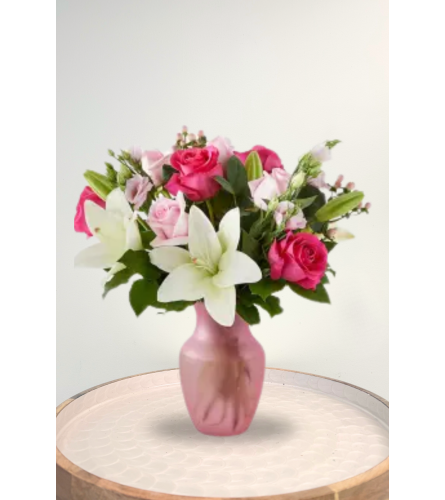Made me Blush Luxury Bouquet - Deluxe. An arrangement by Blossoms On The Trail.