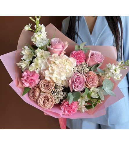 #35 Blush Elegance - Deluxe. An arrangement by Blossy Flowers.