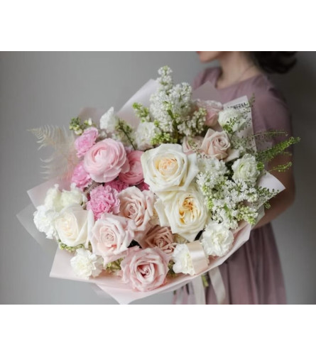 #38 Bellaria Bouquet - Deluxe. An arrangement by Blossy Flowers.