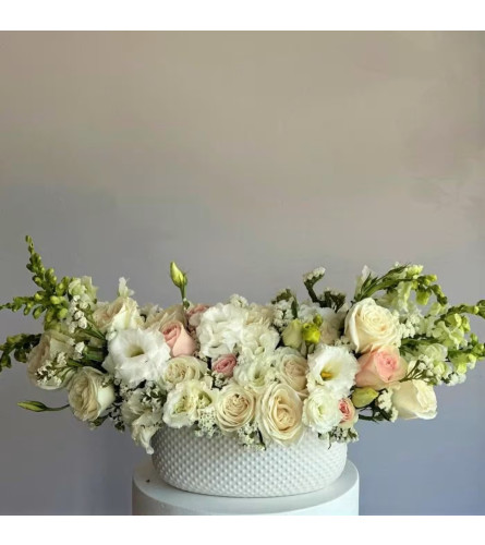 #40 Nora - Deluxe. An arrangement by Blossy Flowers.