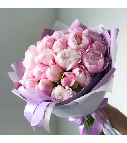 Peonies Bouquet - Deluxe. An arrangement by Blossy Flowers.